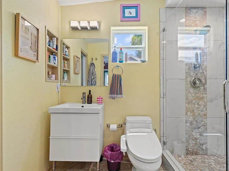 1147 Webberville Rd — Photo 23