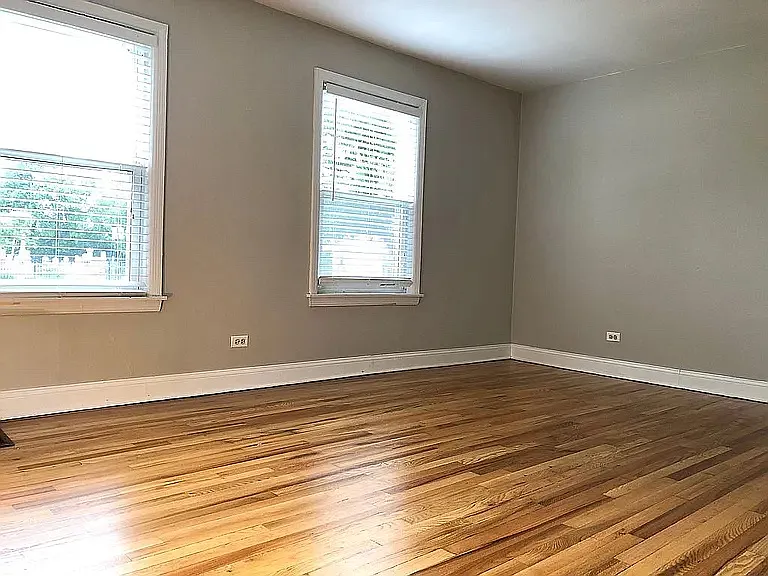 621 Waukegan Rd — Photo 3
