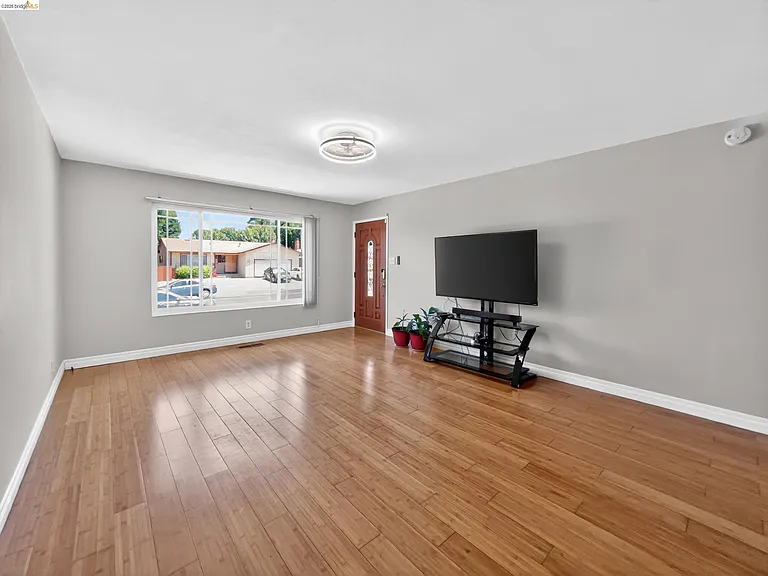 2928 Rio Grande Dr — Photo 6