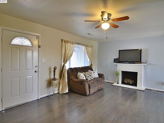 4th image of 2021 Dennis Dr
