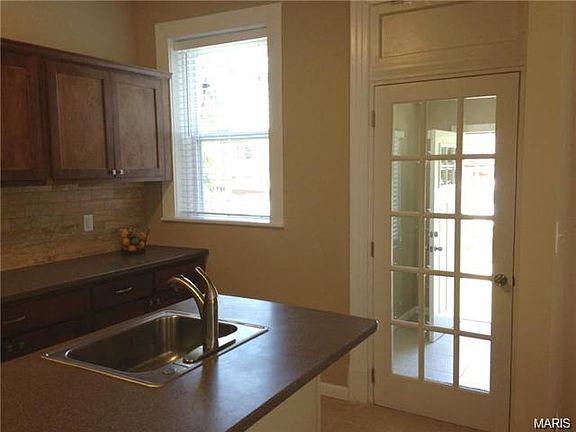 4th image of 729 Wilmington Ave