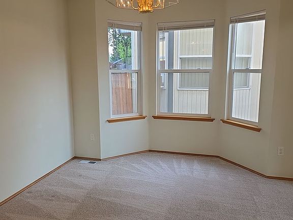 4th image of 11522 SE 316th Pl