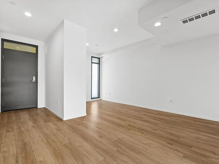 Echo Designer Loft Apartments — Photo 15