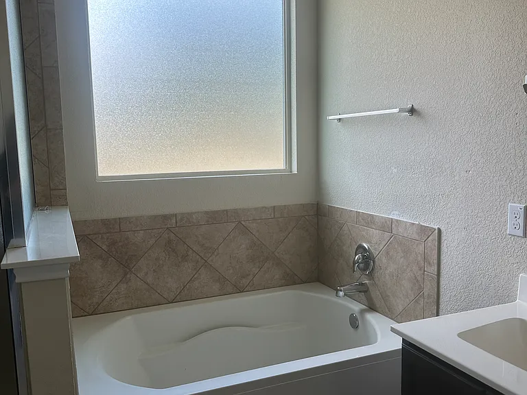 5301 Flatiron Dr — Photo 17