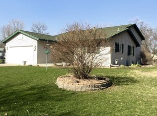 9806 Hemlock Ln N, Maple Grove, MN 55369