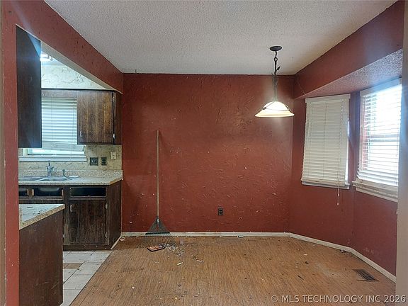 4th image of 5607 S 85th Ave E