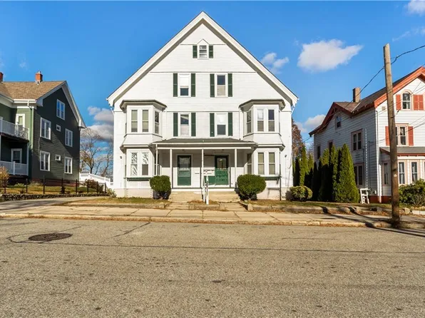 222 Carrington Ave, Woonsocket, RI 02895