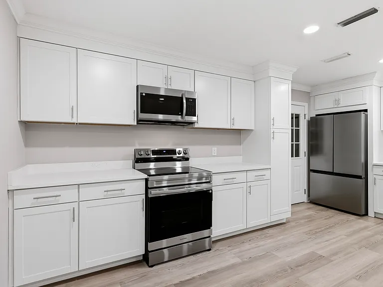 1912 Brown St — Photo 11