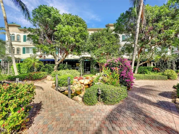 431 4th Ave S, Naples, FL 34102