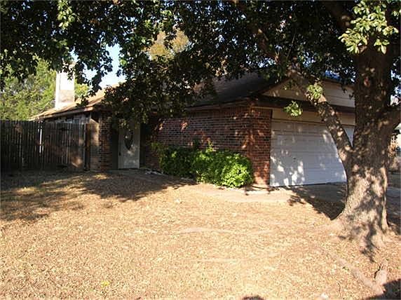 2nd image of 2518 Countryside Ln