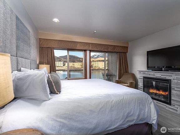 3rd image of 322 W Woodin Avenue #712