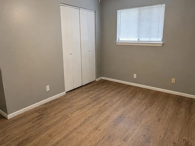844 E Sunshine Dr #202 — Photo 11