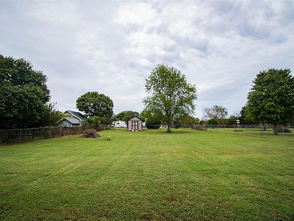 3rd image of 2062 Cambridge Ct