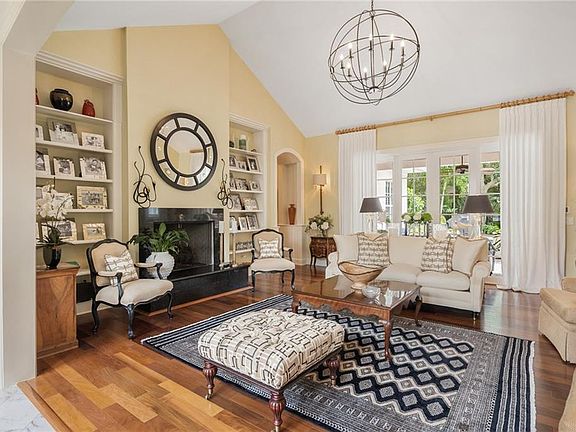 5th image of 290 Lakeview Way
