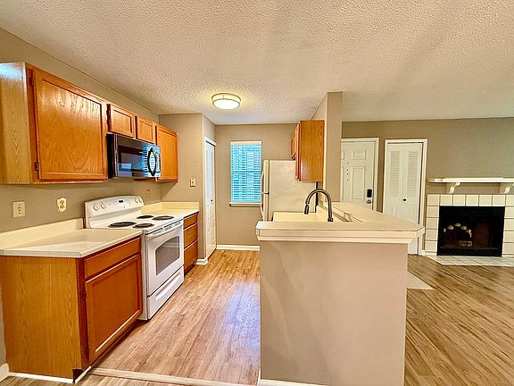 4th image of 816 Dunes Way #816