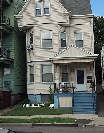 2nd image of 233 N 19th St