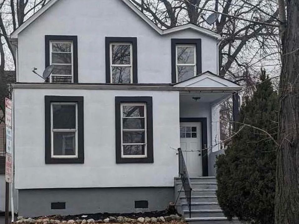 1st image of 21 Oak St #1