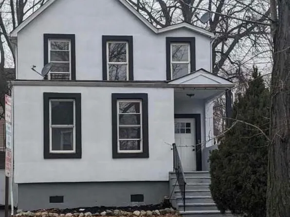 21 Oak St #1, East Orange, NJ 07018