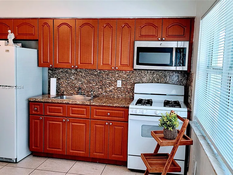 524 Washington Ave #213 — Photo 11