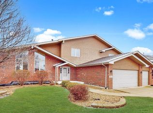 8661 Monaghan Dr, Tinley Park, IL 60487