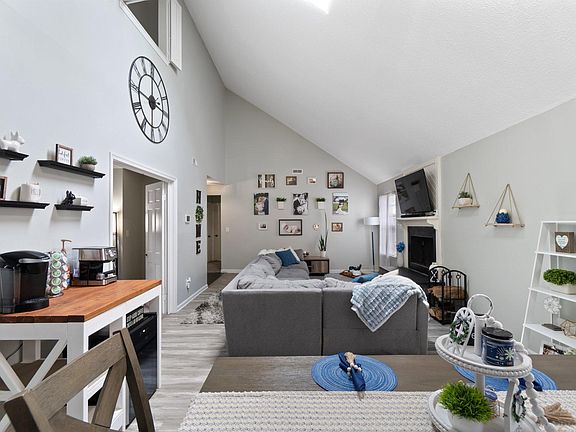 3rd image of 5329 Chatham Hall Dr