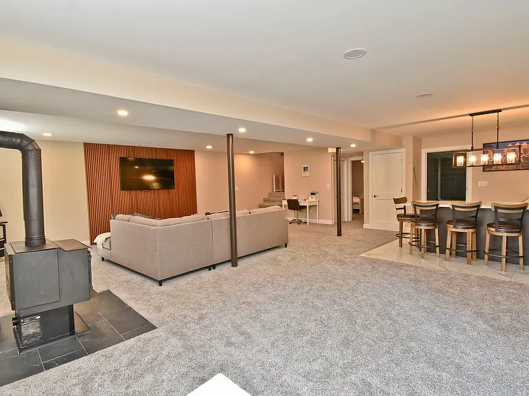 232 Maloney Ln — Photo 36