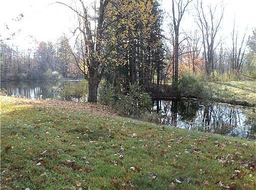 3rd image of 962 Riverview Ct #2