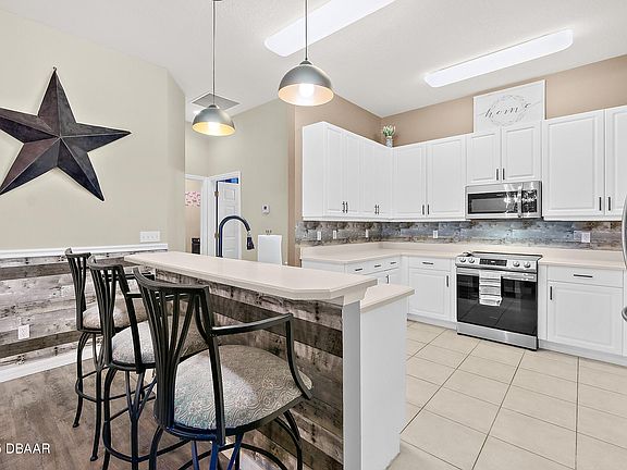 5th image of 1102 Hansberry Ct