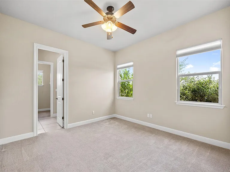 900 Hawthorne Loop — Photo 34