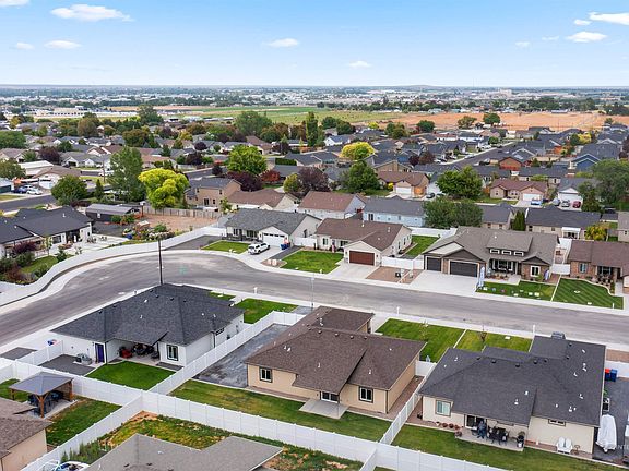 4th image of 1362 Haizlee Way