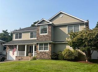 449 Lakeville Ln, East Meadow, NY 11554