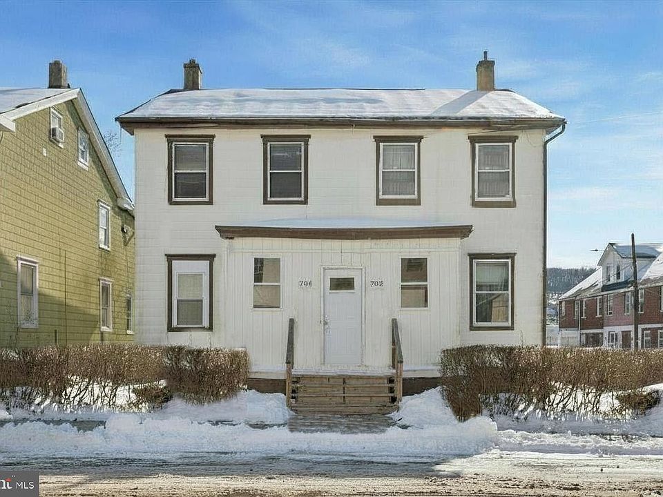 1st image of 702-704 E Chestnut St