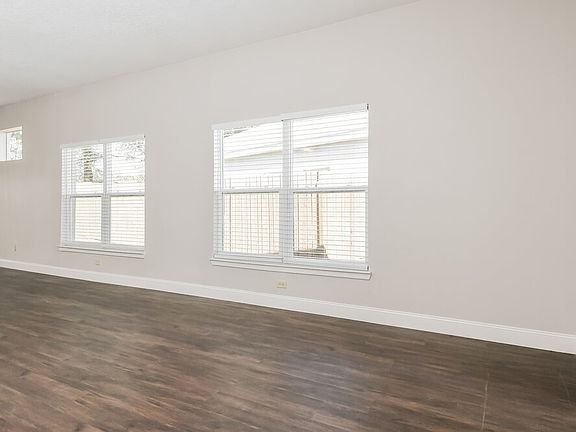 5th image of 1324 Longville Cir