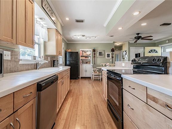 5th image of 5701 Pershing St NE