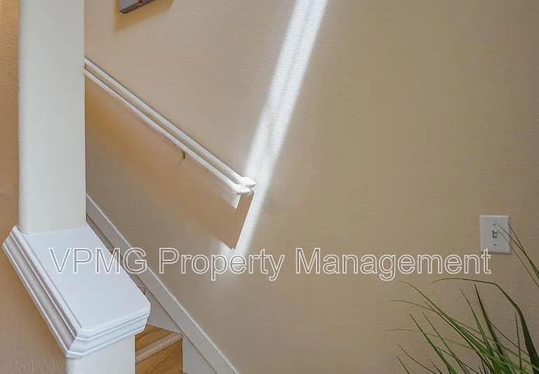 5906 NE 56th St — Photo 15