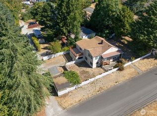 10471 6th Ave SW, Seattle, WA 98146