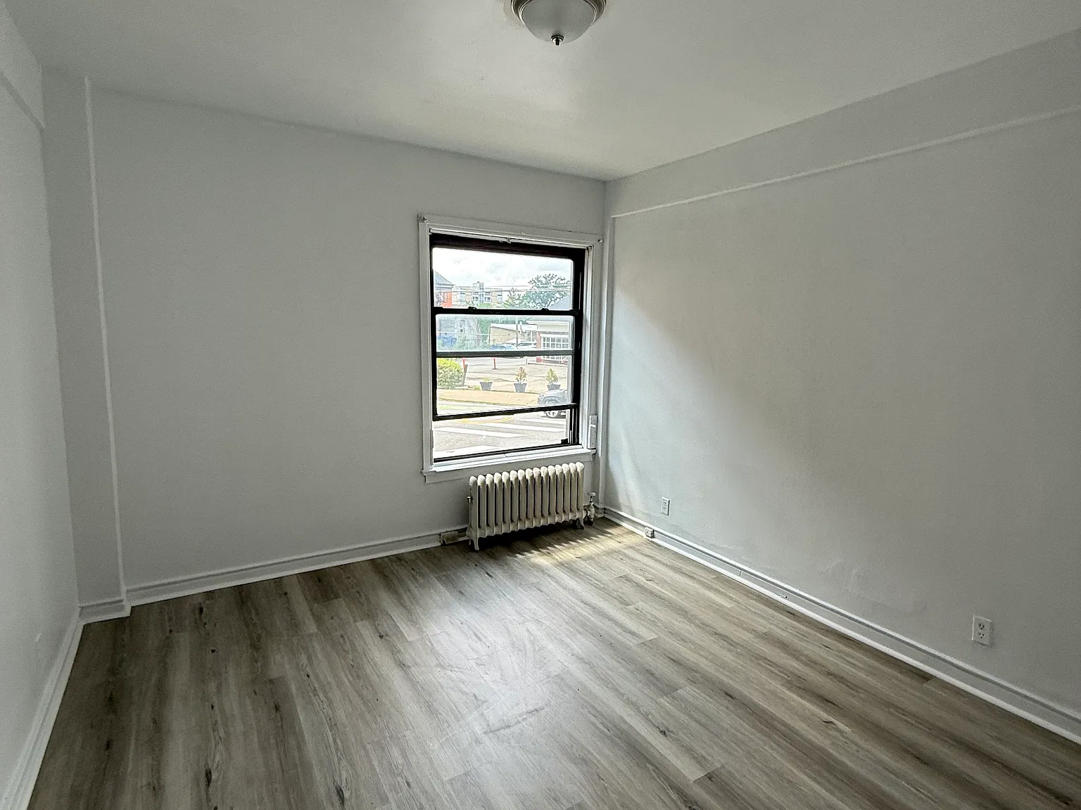 2 bed, 1000 sqft, $1,495 — Photo 3