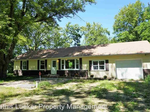 1126 E Flint Hills Blvd, Junction City, KS 66441