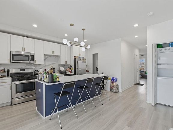 2nd image of 4936 N Saint Louis Ave #3A