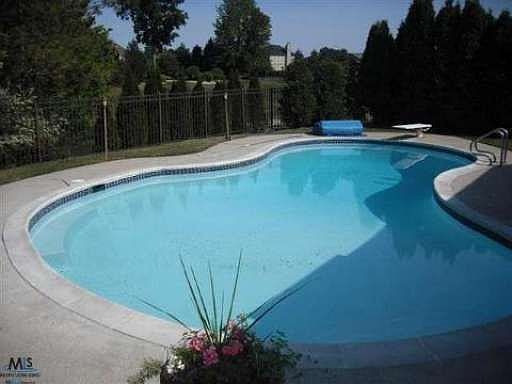 3rd image of 48196 Conifer Dr