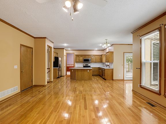 5th image of 8980 W 125th Ter