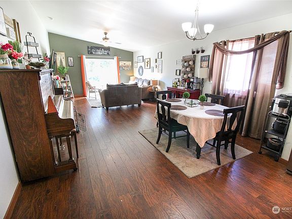 3rd image of 916 101st Street Ct E