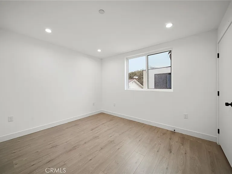 169 S Hoover St — Photo 13