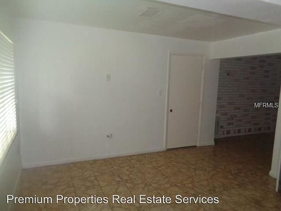 4th image of 1637 Daly St