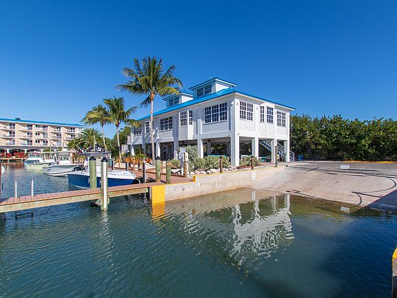 3rd image of 500 Burton Dr #5213