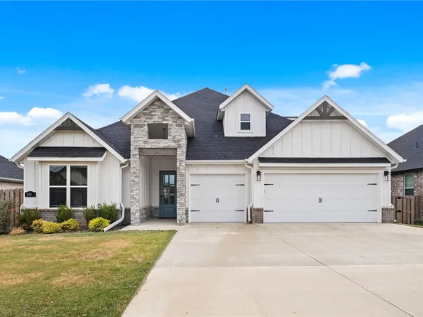 2104 Crandall Rd, Pea Ridge, AR 72751