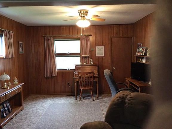 4th image of 238 Kingsbury Ave