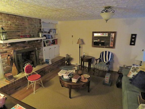 4th image of 195 Stone Ln