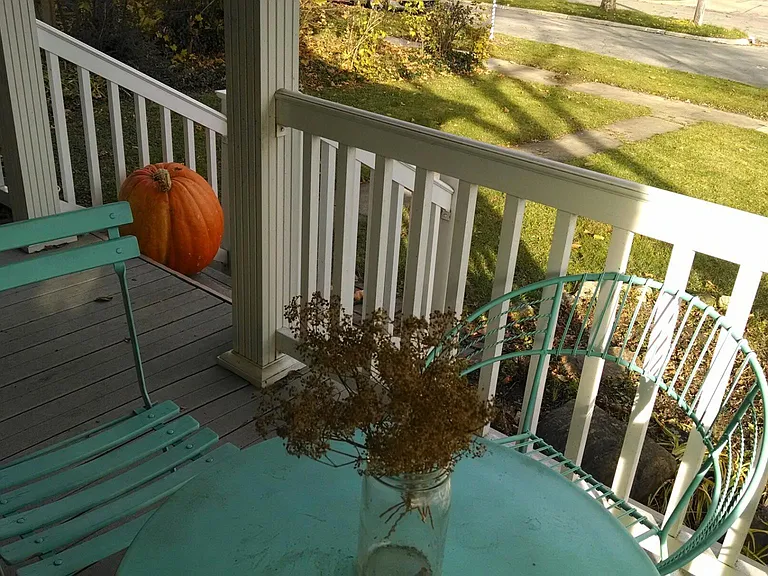 408 S Revena Blvd — Photo 2
