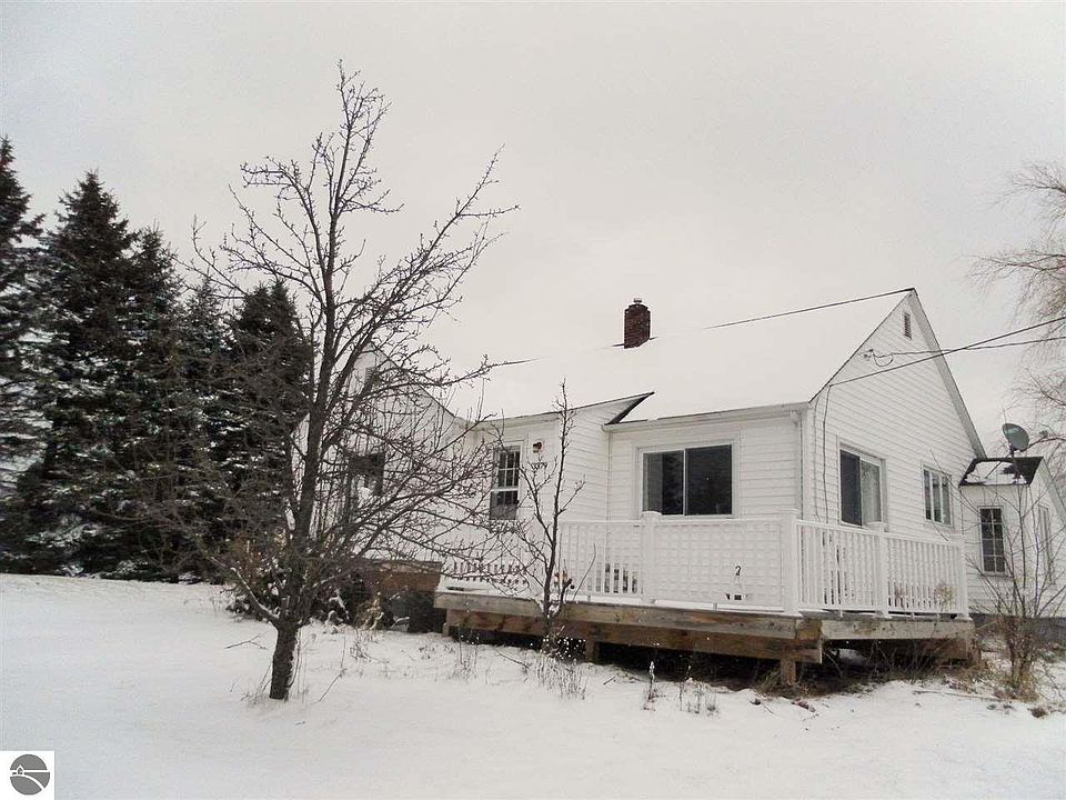 1st image of 3379 S Mackinaw Trl